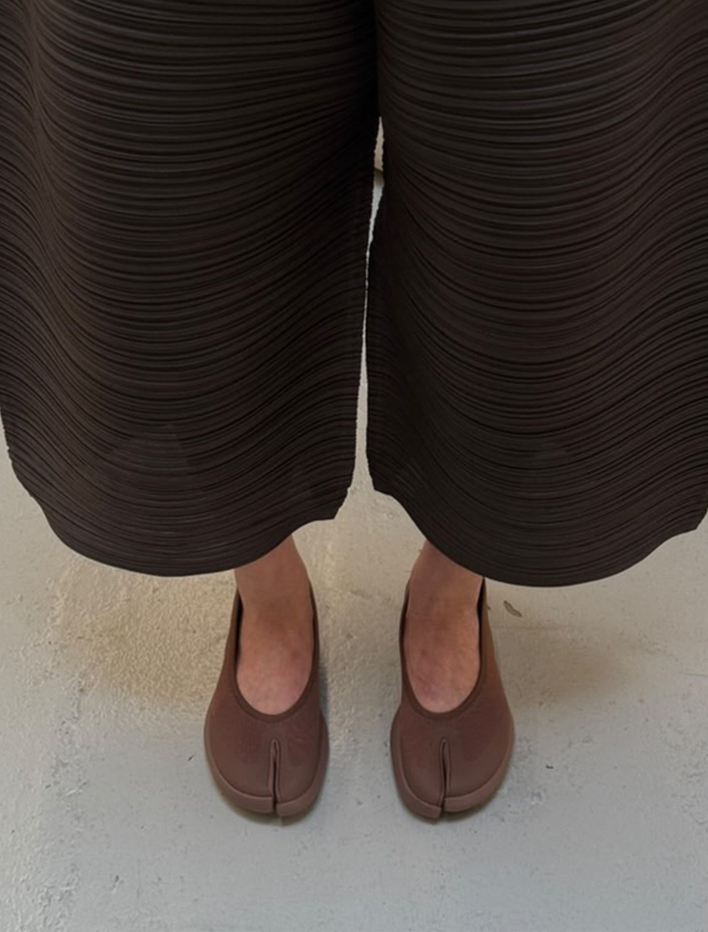 TABI Split-Toe Ballerina Women - Chocolate | Function meets