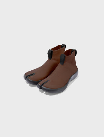TABI Split-Toe Hightop Women - Chestnut / Black | Function meets