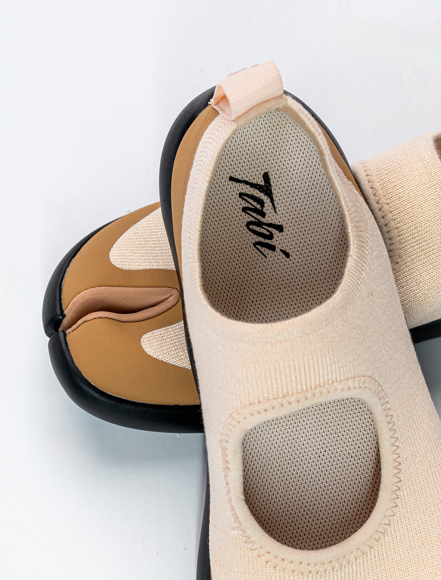 Tabi Sandal Women - Off-white/Brown/Black – Tabi Footwear