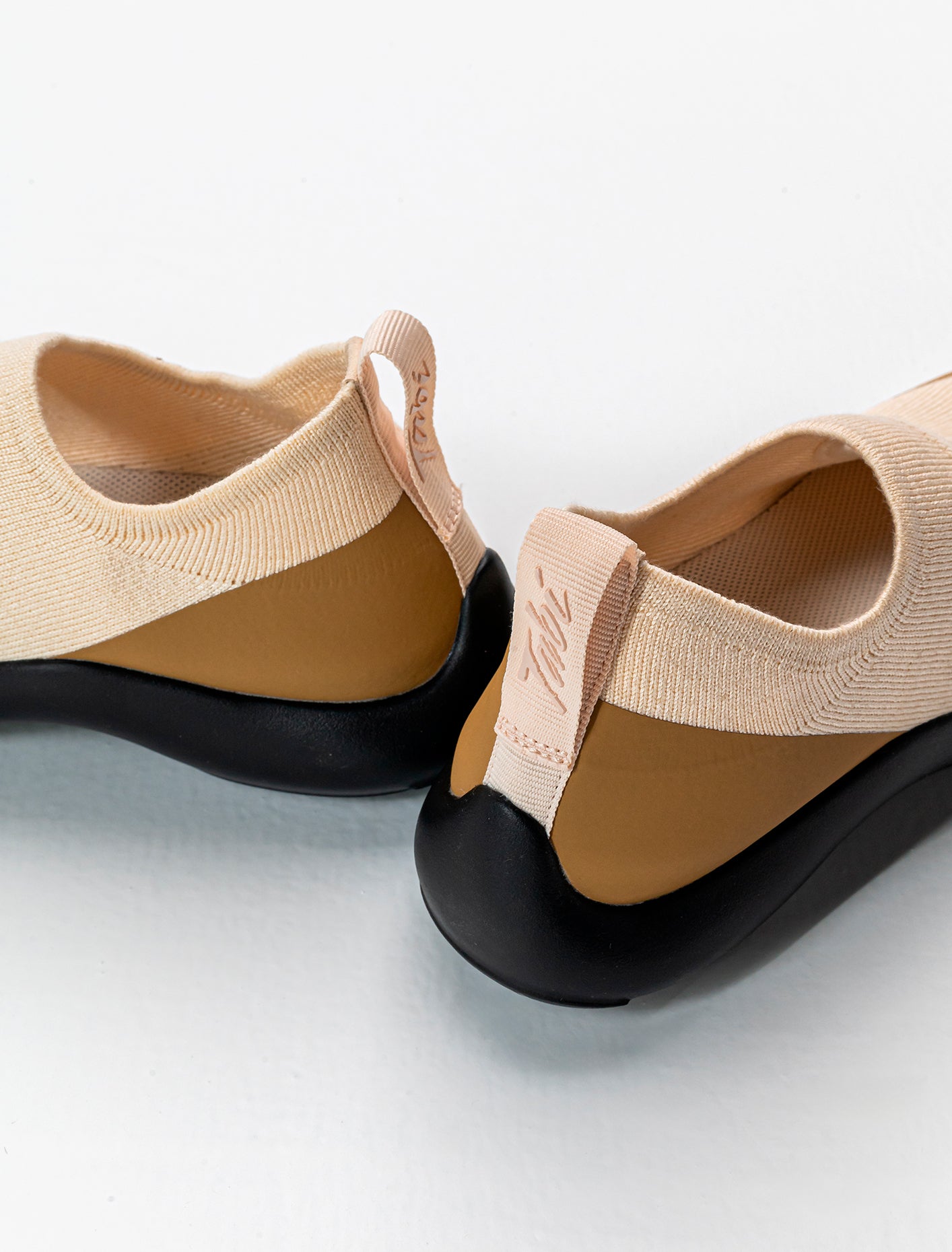 Tabi Footwear Tabi Sandal Women Sandals Off-white/Brown/Black